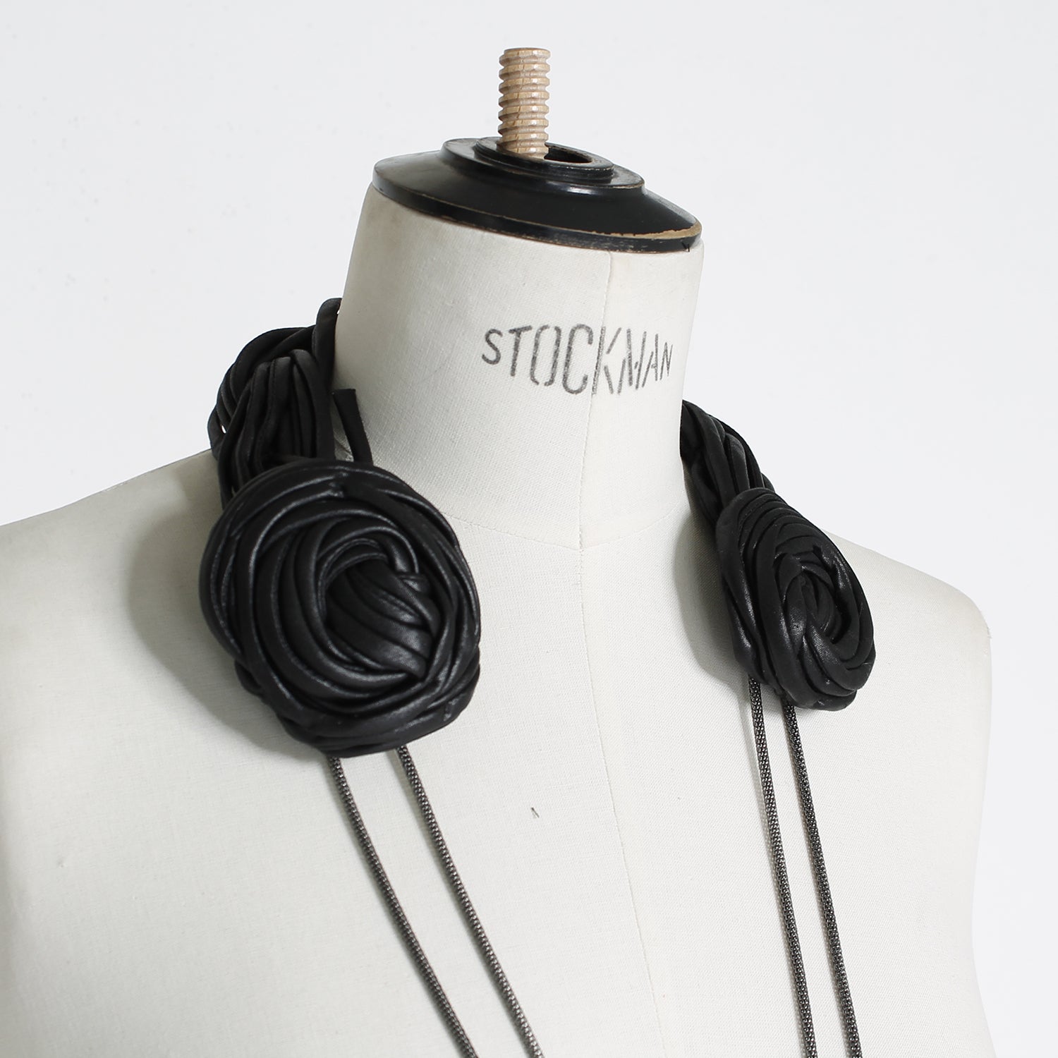 Necklace TUPAYA | Black