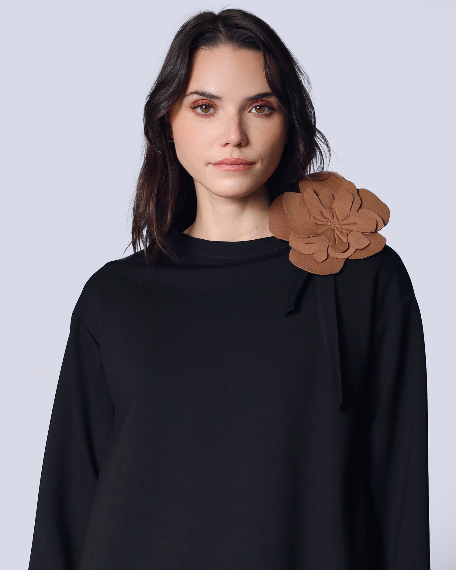 Marie Saint Pierre | Brooch | HAMELOT5 | Umber | Tunic | HENRYAME | Black