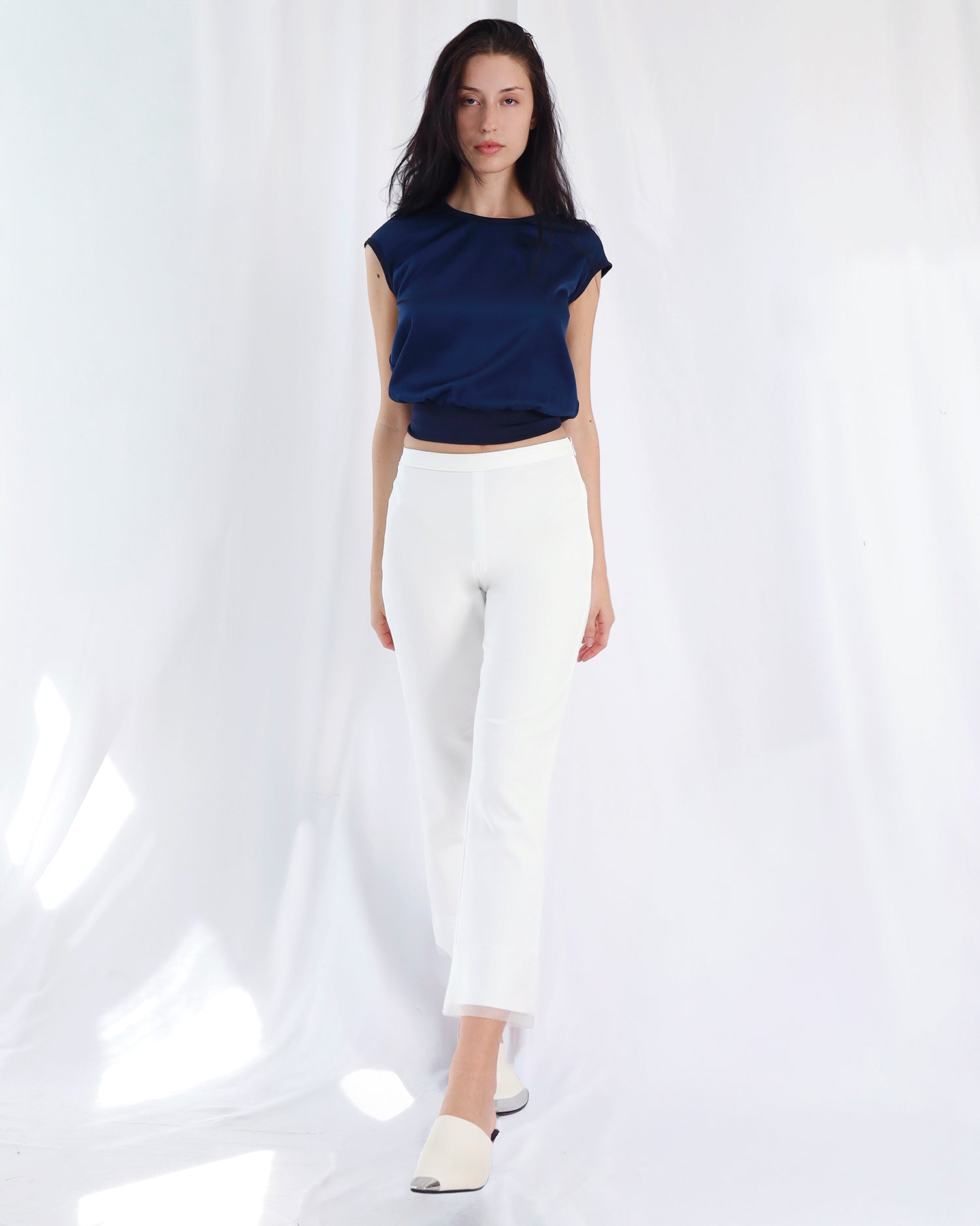 Top | OKA2 | Deep Blue | Pants | SANUTE | White
