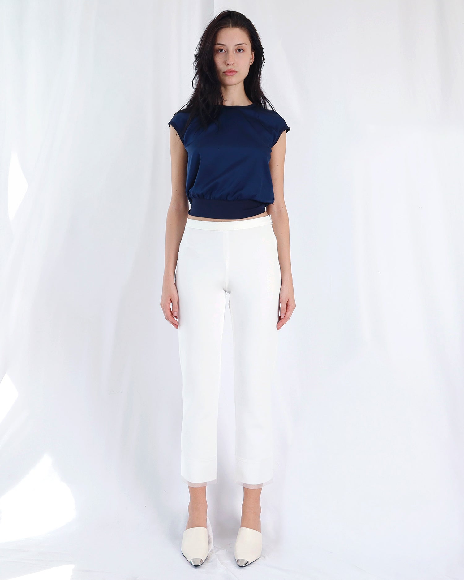 Top | OKA2 | Deep Blue | Pants | SANUTE | White