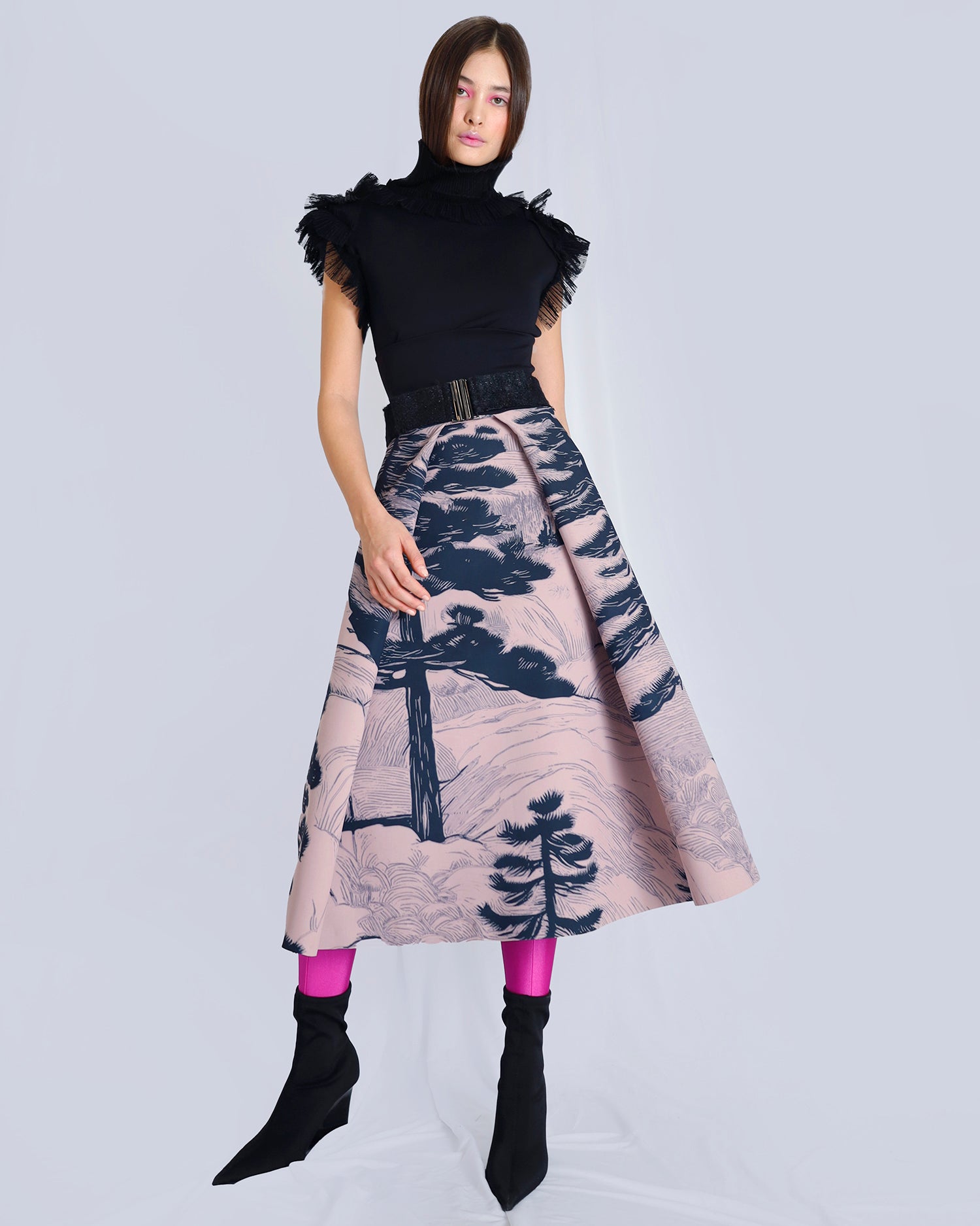 Maison Marie Saint Pierre | Skirt | NAOMI | Blossom Pine | Top | NAMIR | Black | Belt | NABUKODO | Black