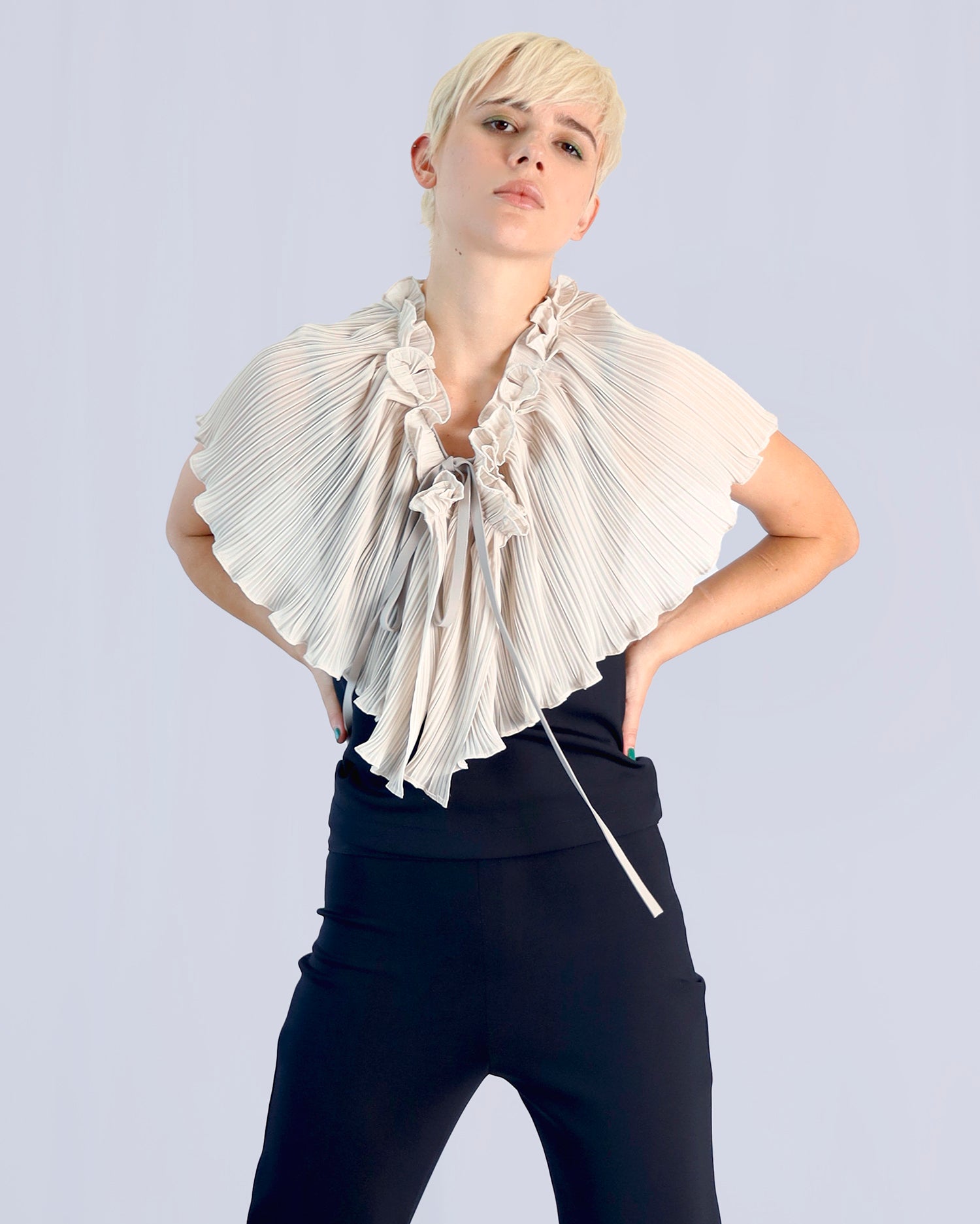 Maison Marie Saint Pierre | Pants | NESSA | Black | Top | NADIA | Black | Cape | NICOMEDES | Fog