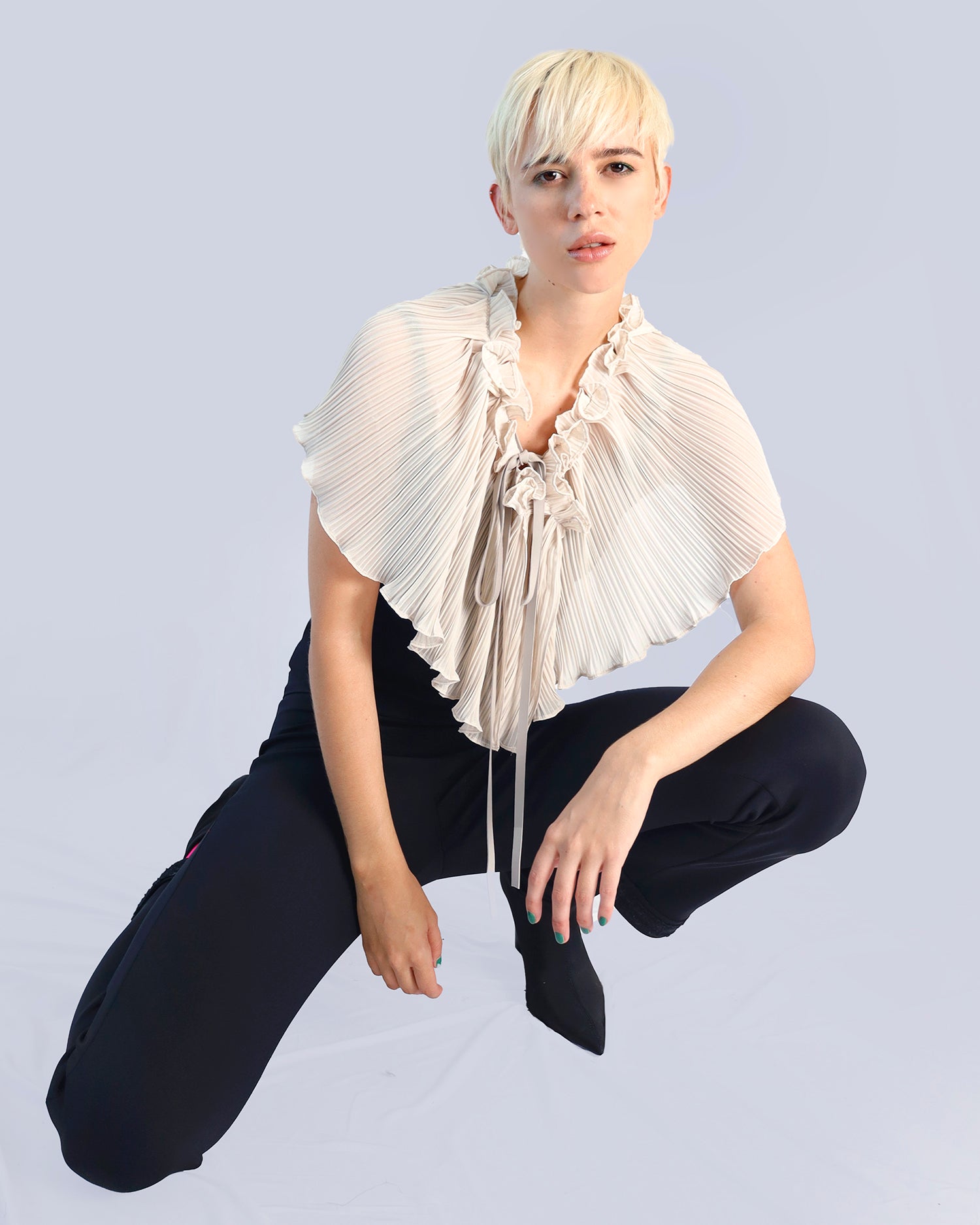 Maison Marie Saint Pierre | Pants | NESSA | Black | Top | NADIA | Black | Cape | NICOMEDES | Fog