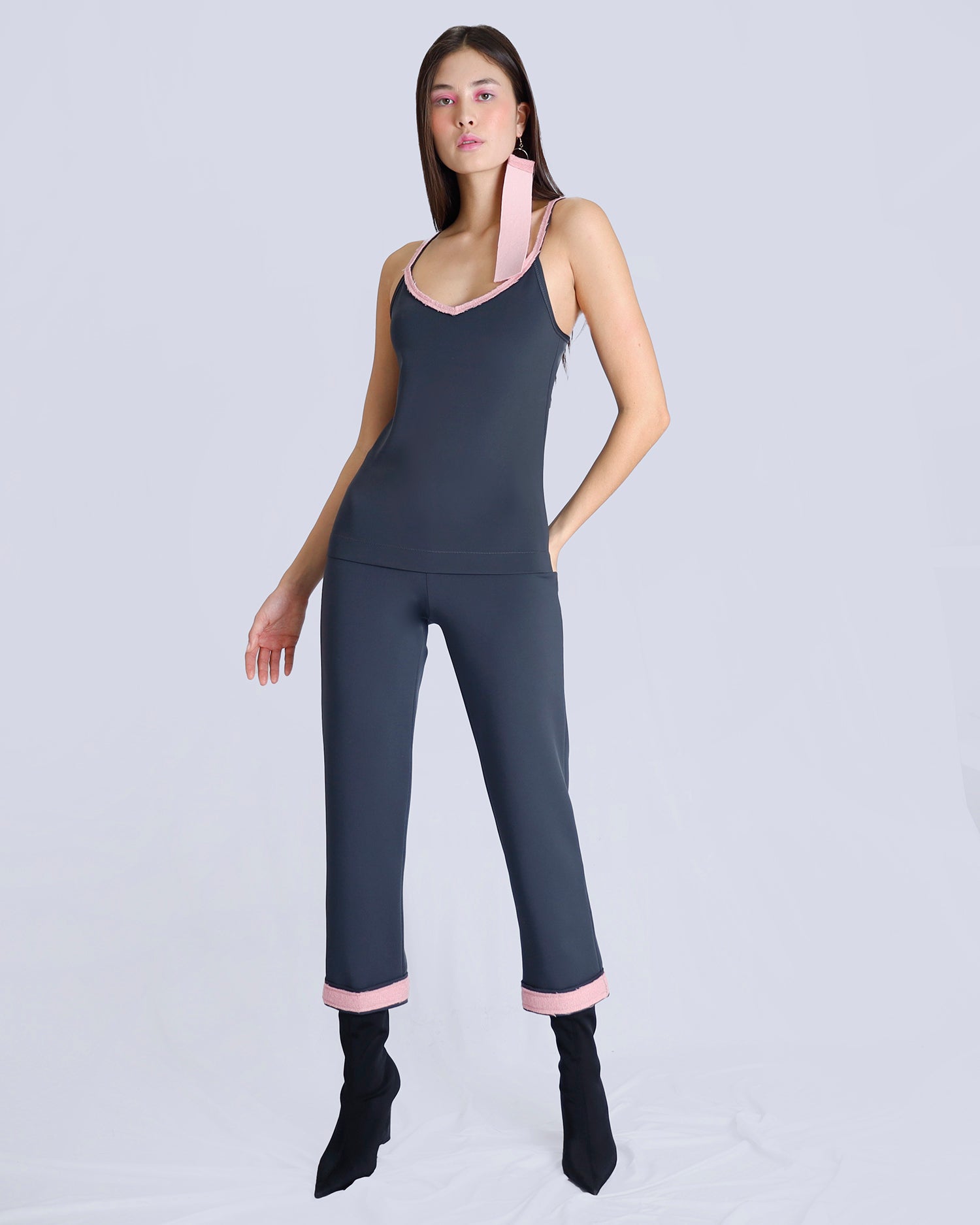 Maison Marie Saint Pierre | Pants | NESSA |  Dark Charcoal | Dolly Pink | Top | NADIA | Dark Charcoal | Dolly Pink