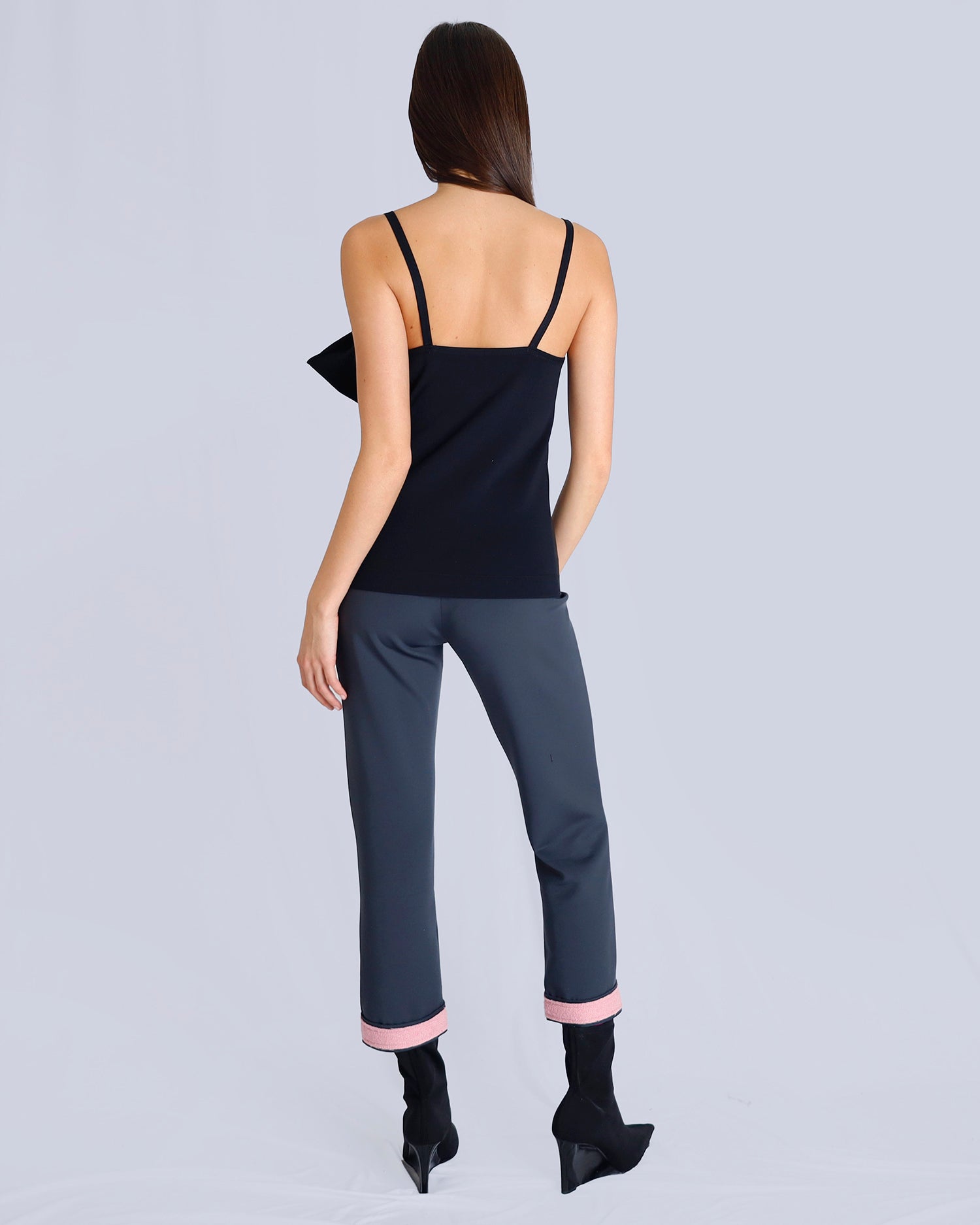 Maison Marie Saint Pierre | Pants | NESSA | Dark Charcoal | Dolly Pink | Top | NOELLE | Black | Brooch | NOLANDE | Black