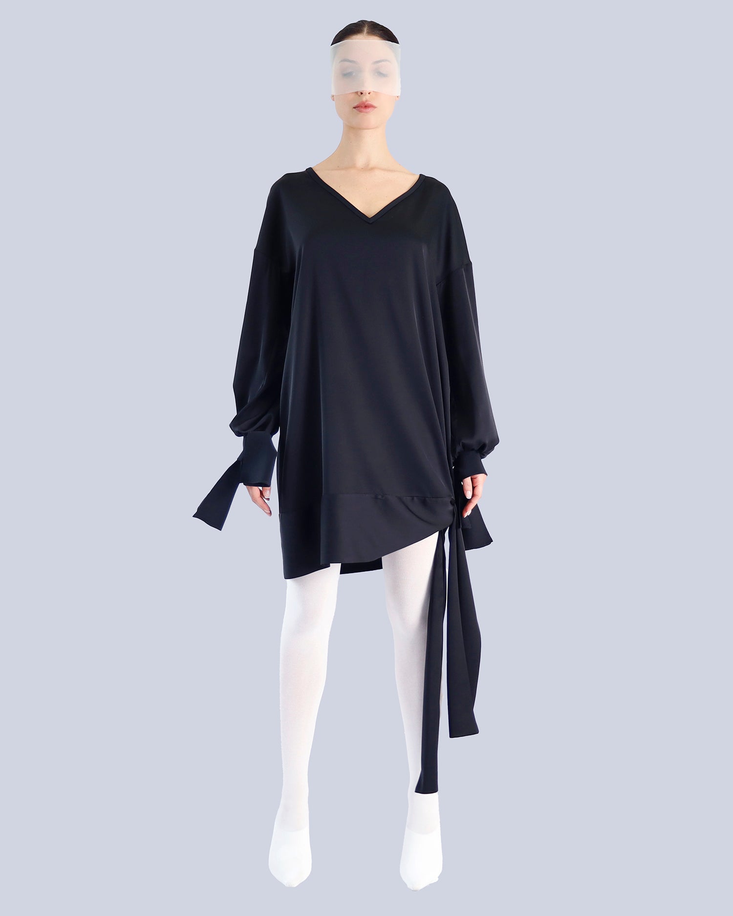 Black dress with long sleeves and a V-neck on a mannequin against a light gray background. Maison Marie Saint Pierre | Tunique | PELLEGRINA | Black 