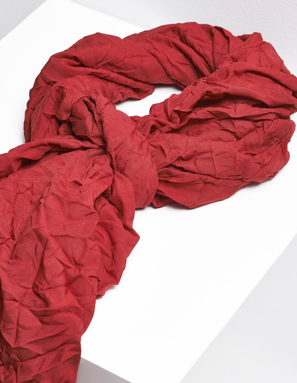 TEXTURED SCARF | Red